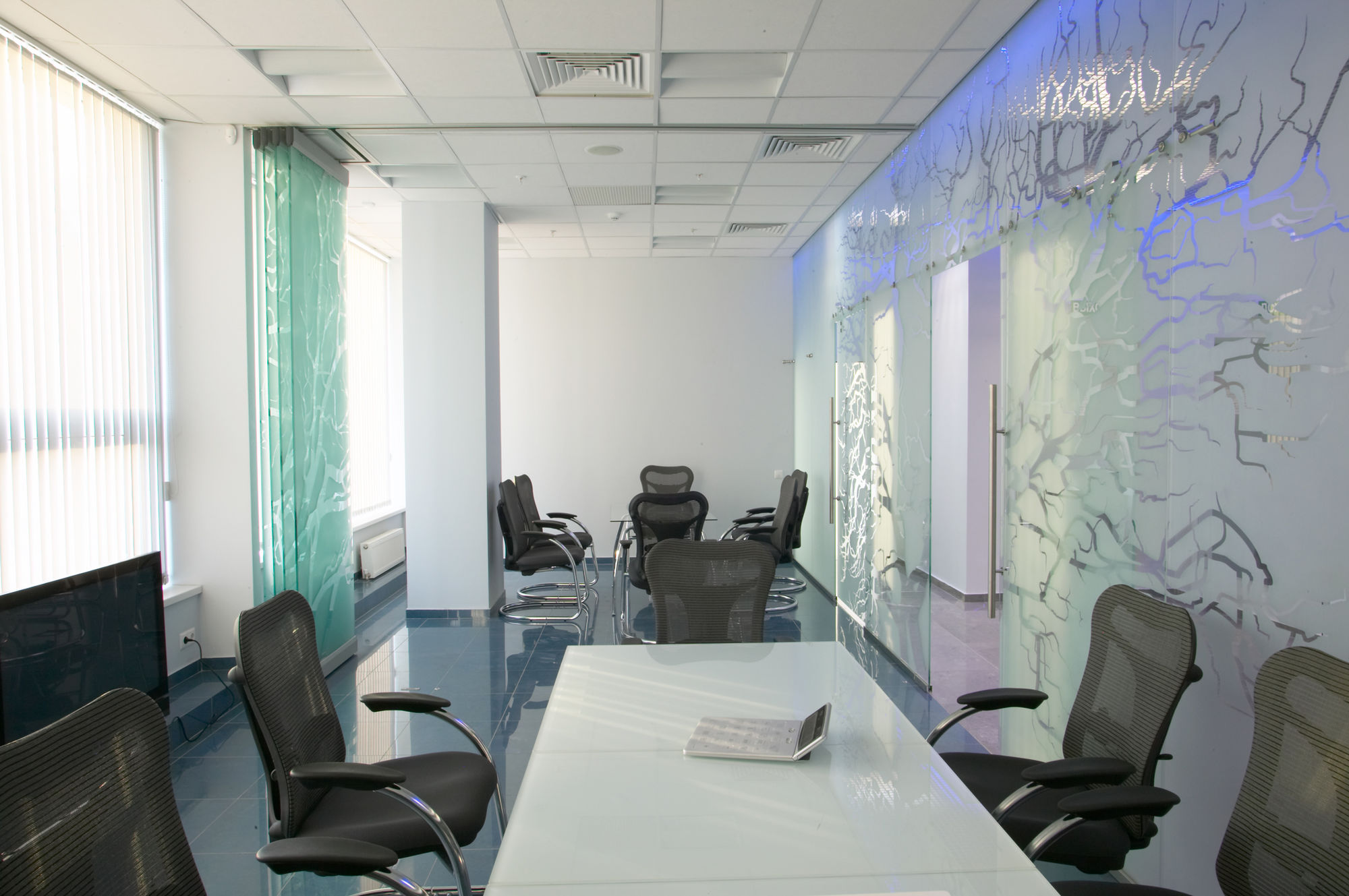 Photo All-glass sliding partitions UALCOM Hufcor G3000