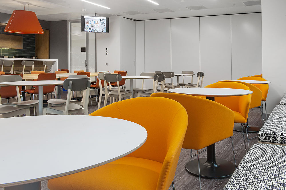 Photo Deaf sliding partitions UALCOM Hufcor