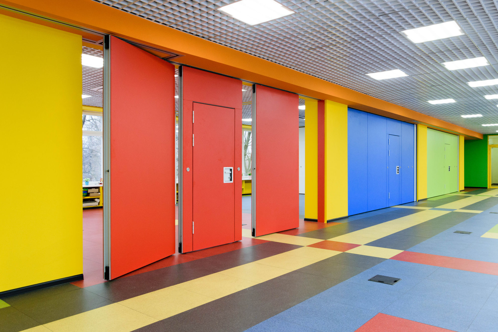 Photo Deaf sliding partitions UALCOM Hufcor