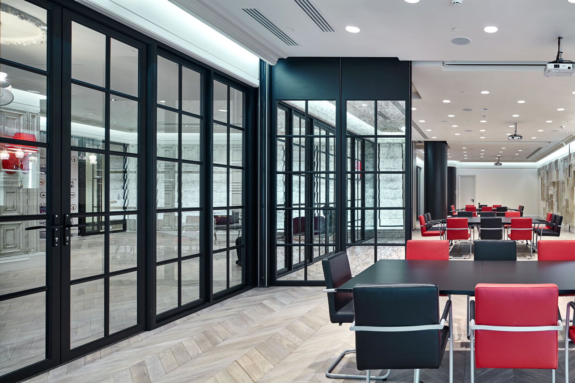 Photo Deaf sliding partitions UALCOM Hufcor