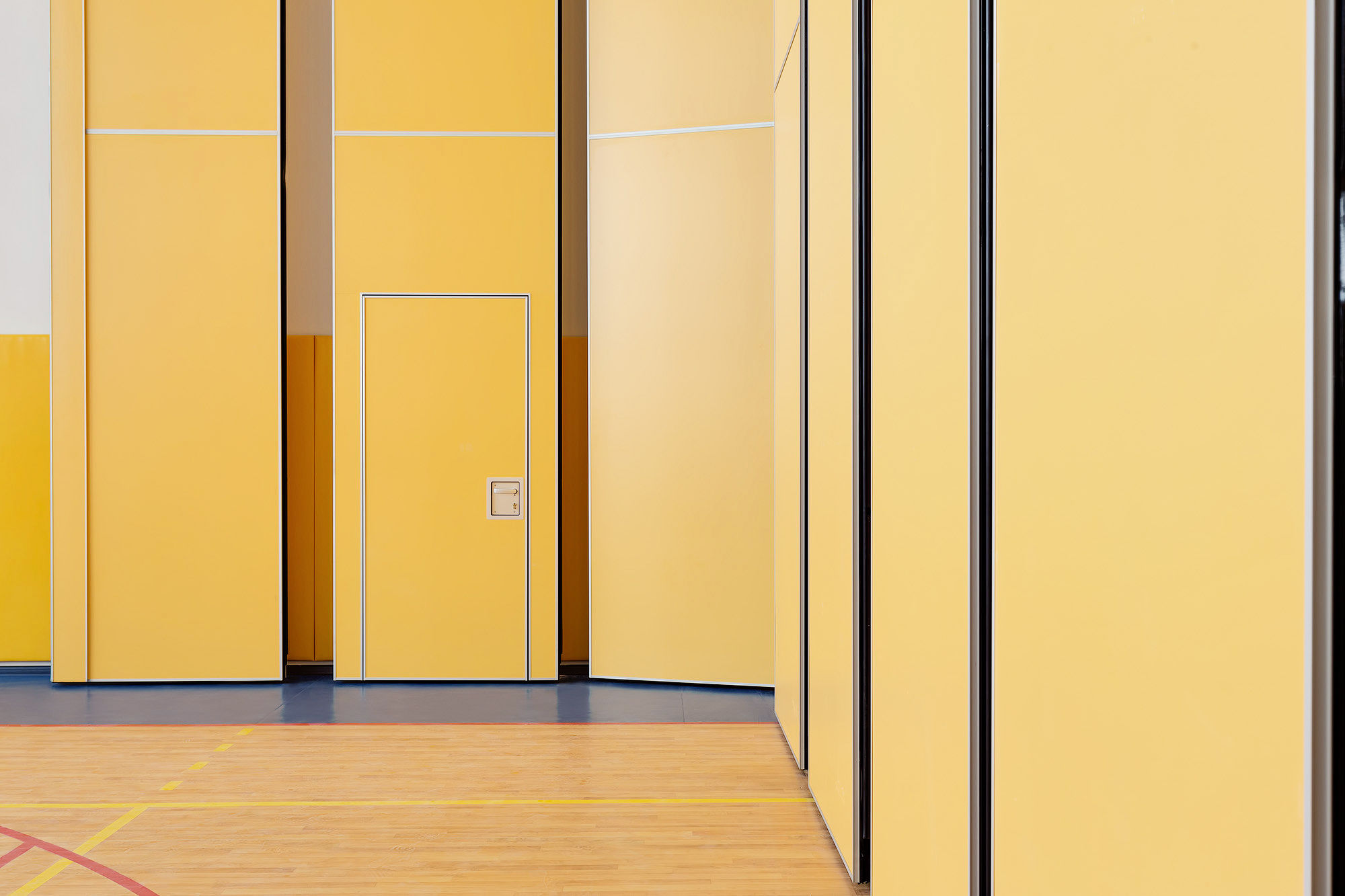 Photo Deaf sliding partitions UALCOM Hufcor