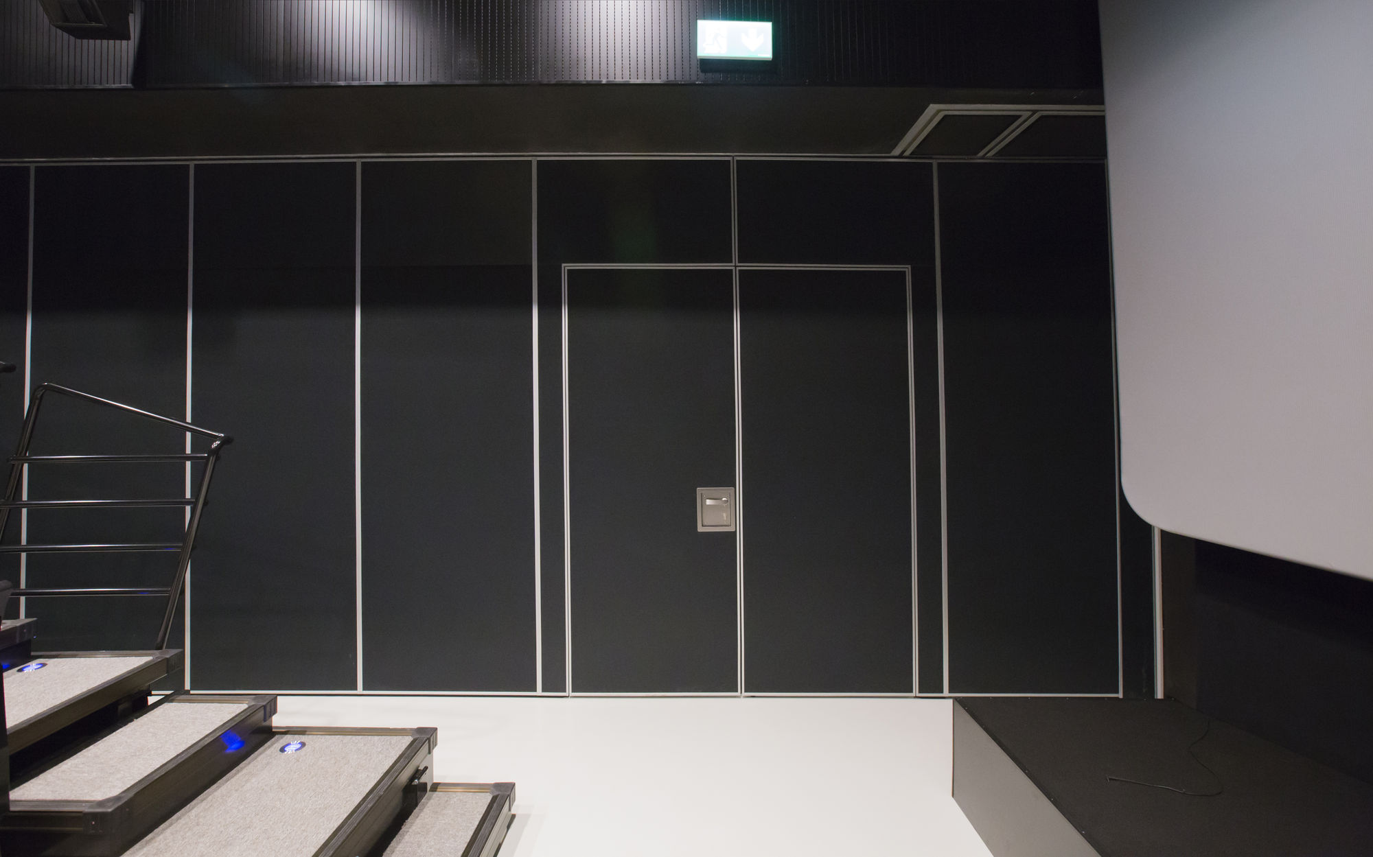 Photo Deaf sliding partitions UALCOM Hufcor