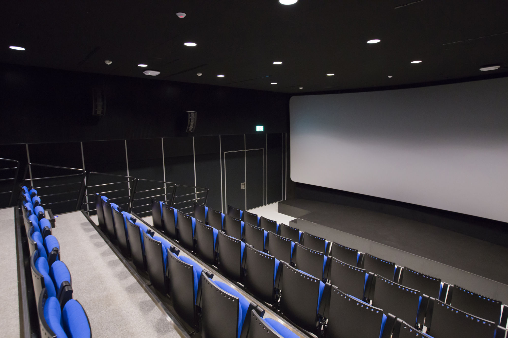 Photo Deaf sliding partitions UALCOM Hufcor