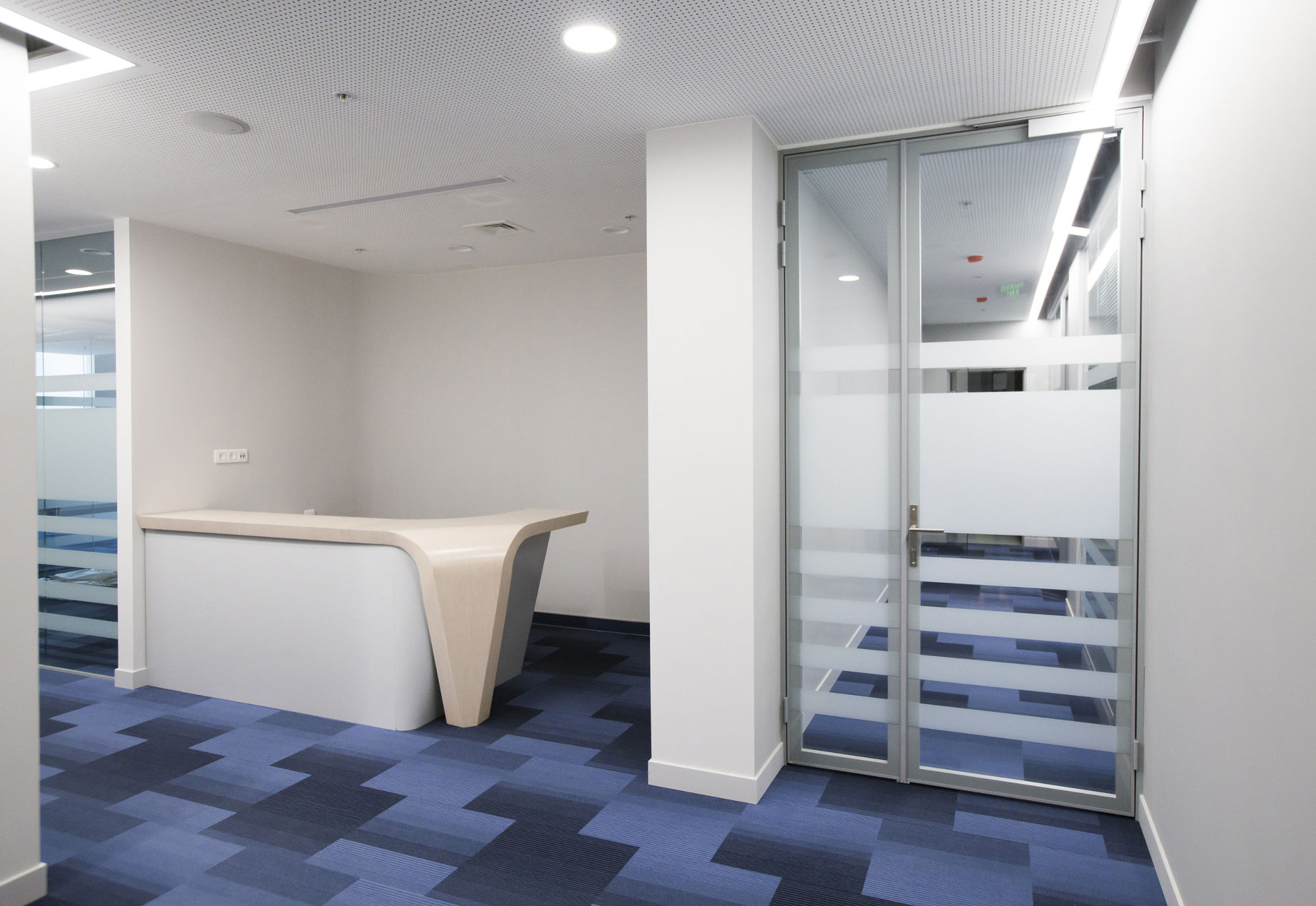 Photo Doors made of glass and chipboard UALCOM-Vitero