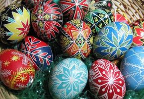 UALCOM company congratulates everyone on the bright holiday of the Resurrection of Christ.