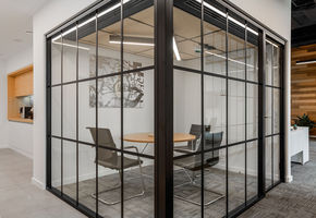 Unlimited design possibilities with UALCOM-Quadro system.