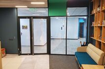 The input group is made in the UALCOM-Standard system.