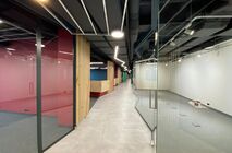 The input group is made in the UALCOM-Standard system.