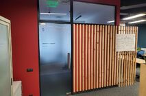 The input group is made in the UALCOM-Standard system.