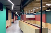 The input group is made in the UALCOM-Standard system.