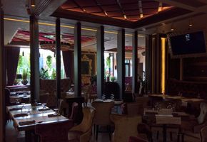 Operable partitions in project Restaurant 