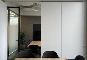 UALCOM Hufcor in project New Coca-Cola office designed to the last detail.