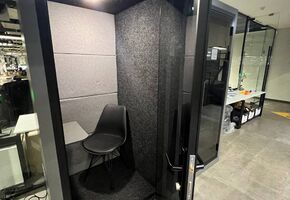 Аcoustic cabins in project UALCOM installed several single-seat acoustic booths in the office of a technology company.